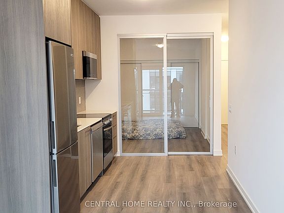 3rd image of 7439 Kingston Rd #817