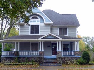 207 Michigan Ave, Dowagiac, MI 49047