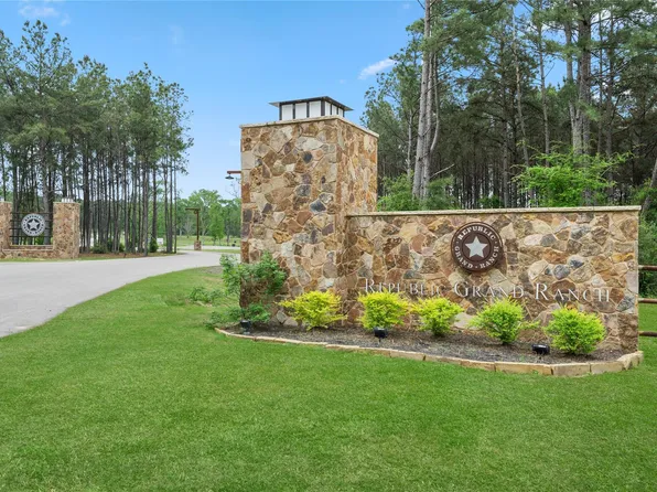 11800 Grand North Rd, Willis, TX 77378