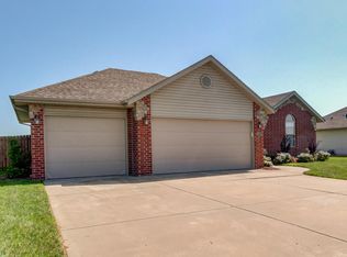 512 W Osage St, Clever, MO 65631
