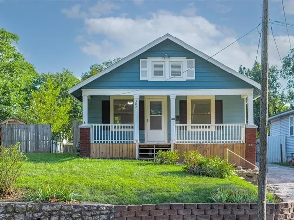 305 E College St, Independence, MO 64050