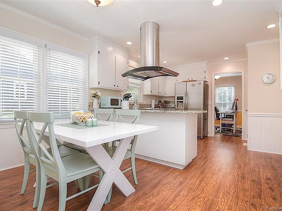 3rd image of 10817 Honey Bee Cres