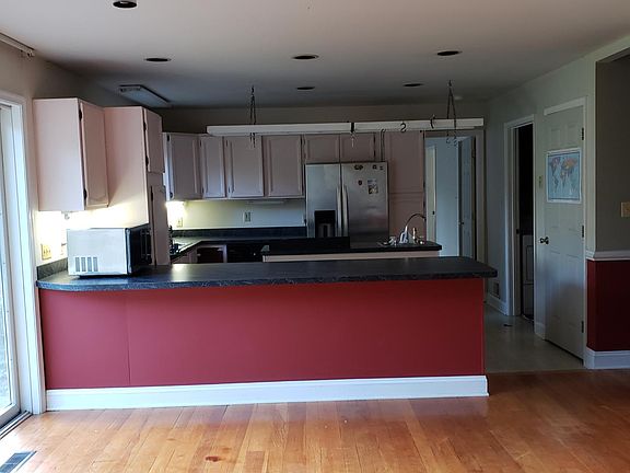4th image of 100 Davidson Dr