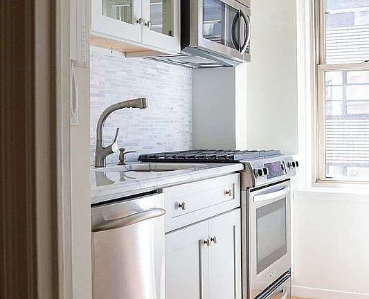 5th image of 59 W 12th St APT 10D