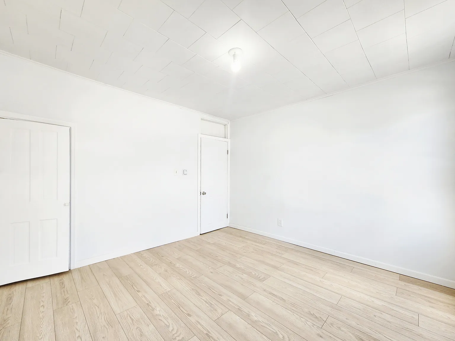4 bed, 1212 sqft, $1,300 — Photo 4