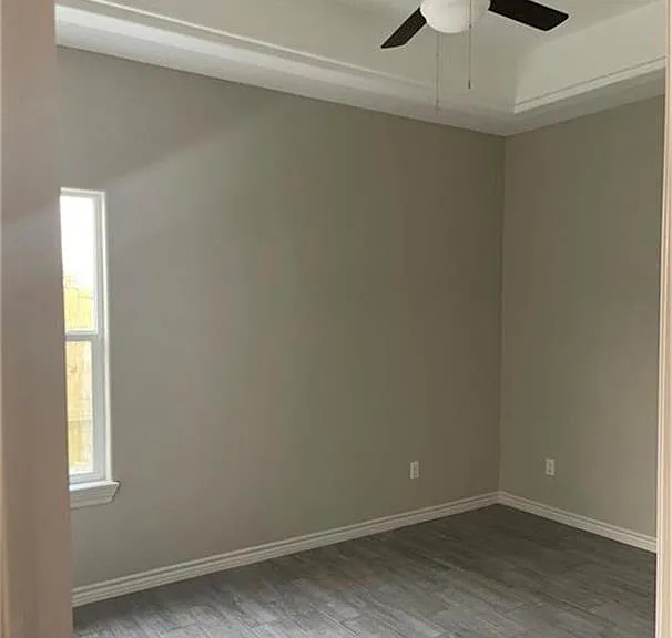 418 E 3rd St #6 — Photo 5