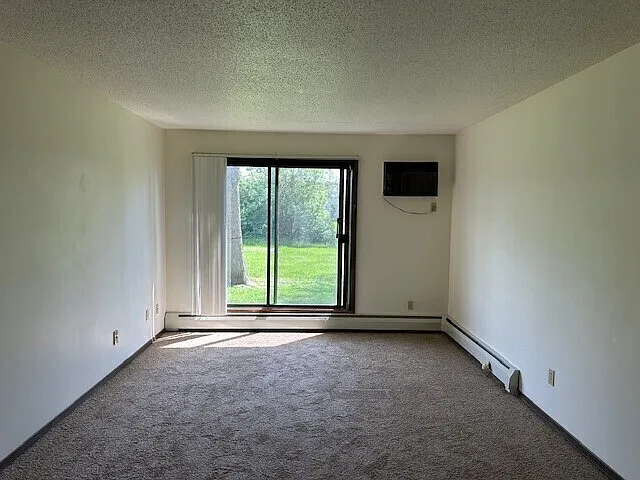 Meadowbrook 8390-2 — Photo 4