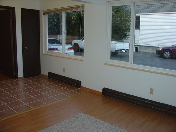 3rd image of 2600 NE 125th St APT 4