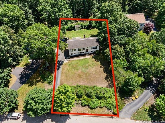 3rd image of 46 Yorkshire Dr