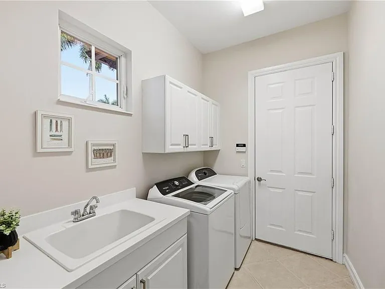 8950 Shenendoah Cir — Photo 36