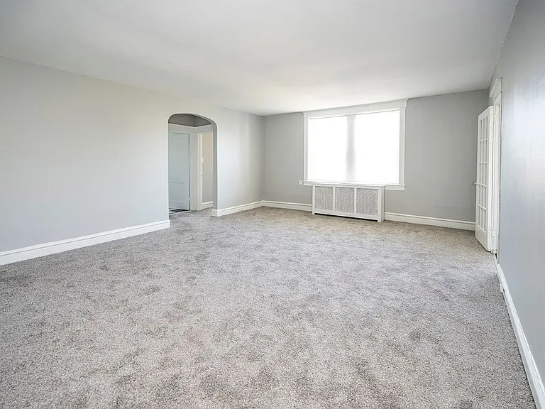 Upsal Gardens Apartments- Beautiful historical building with breathtaking charm! — Photo 37