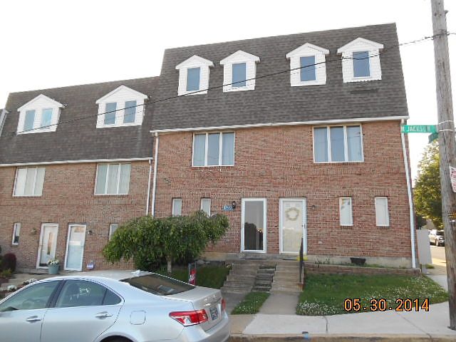 1st image of 529 N Jackson St