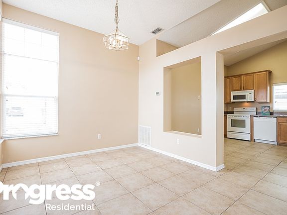 5th image of 1052 Kelsey Ave