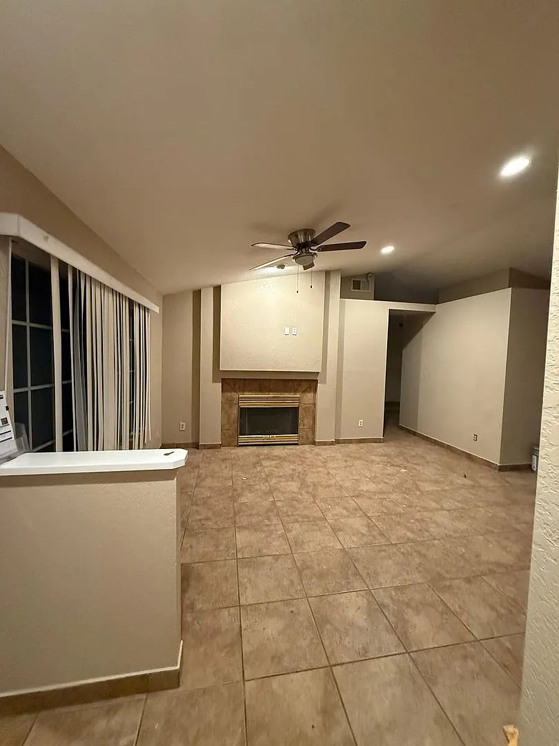 Charming Single Family Home! Available 8/10/2026 -Home Is Currently Occupied! — Photo 2
