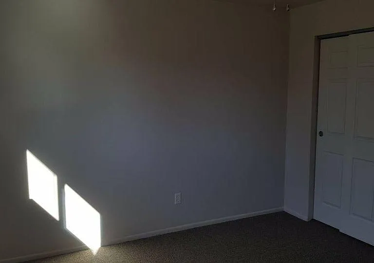 Fernwood Dr — Photo 1