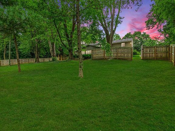 4th image of 1046 Stonegate Dr