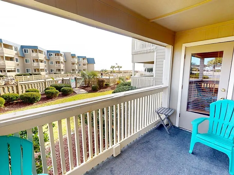 9660 Shore Dr — Photo 3