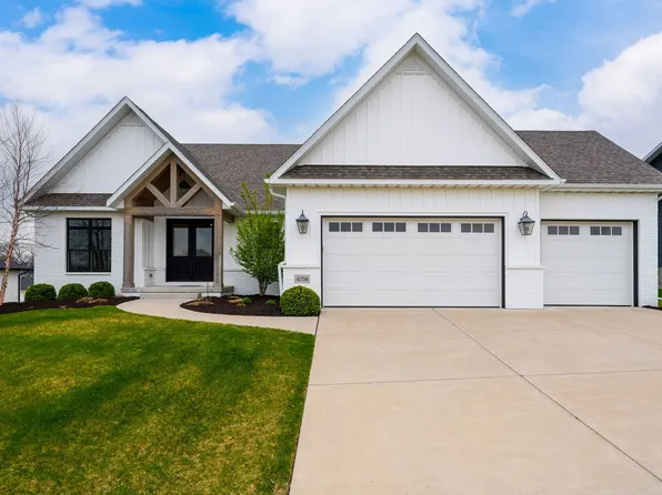 4716 Paddington Cir, Bettendorf, IA 52722
