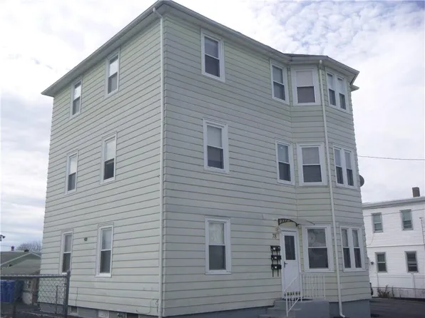 78 Old Oak Ave, Cranston, RI 02920