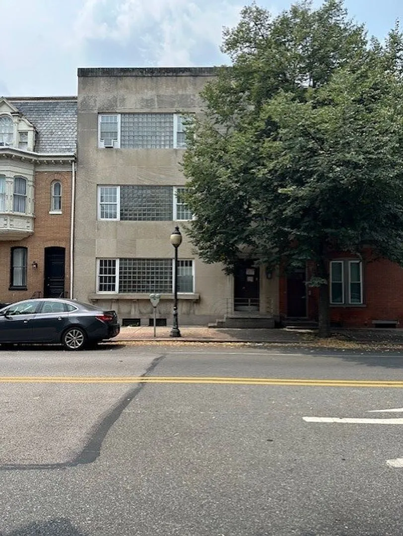 Discover a 1-bedroom, 1-bath apartment in York, PA — Photo 1