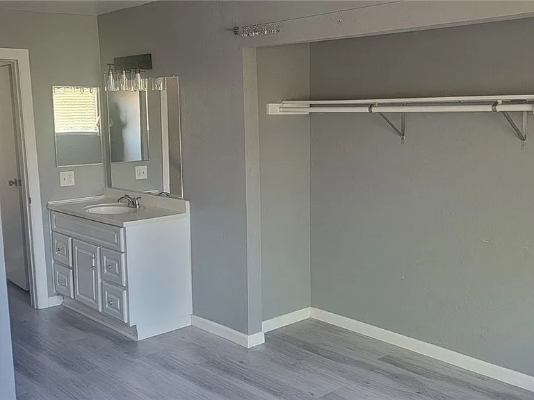 5156 Golden Ln #D — Photo 12