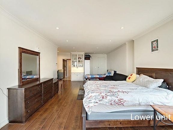 4th image of 1715 33rd Ave #L