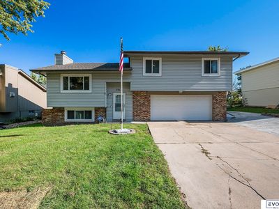 7713 Cottonwood Ave, La Vista, NE, 68128