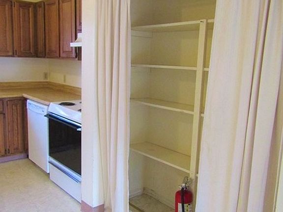 4th image of 1116 Selief Ln #4