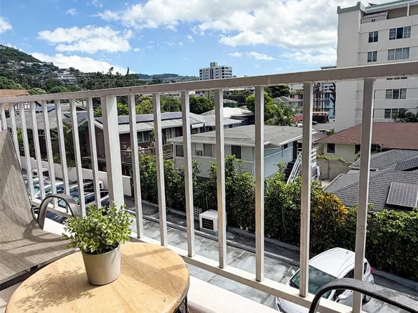 1419 Dominis St APT 208, Honolulu, HI 96822