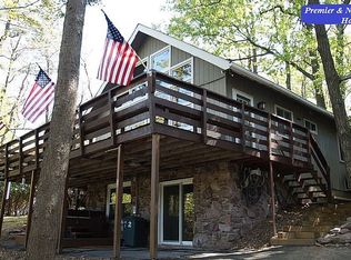 143 Lake Dr, Lake Harmony, PA 18624