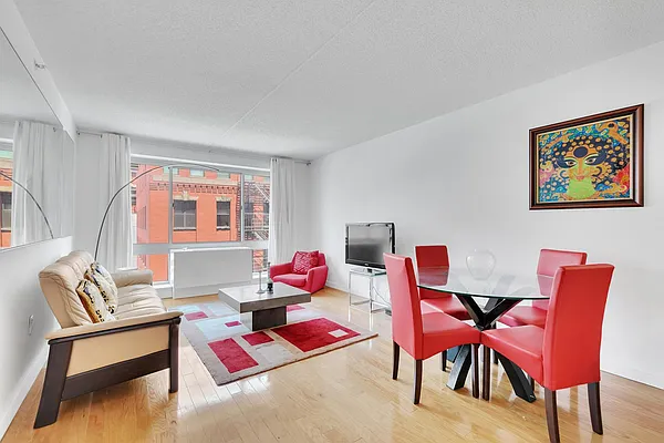 Rented by R New York | media 16