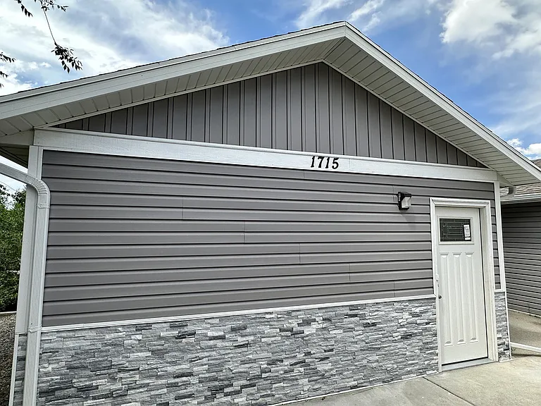 1715 E Fort Union Blvd — Photo 11