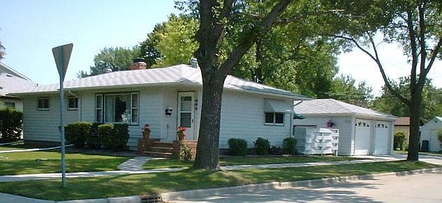 1st image of 523 Park Dr