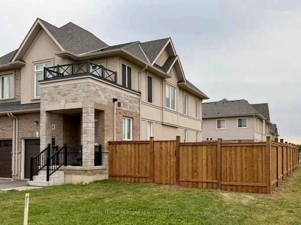 4 Foothills Ln, Hamilton, ON L8E 0K1