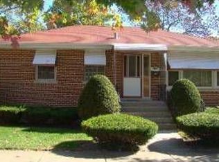 8139 Harding Ave, Skokie, IL 60076