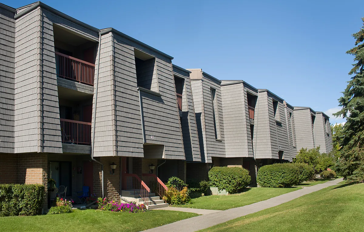 Building Photo - 101 Silverthorn Rd NW