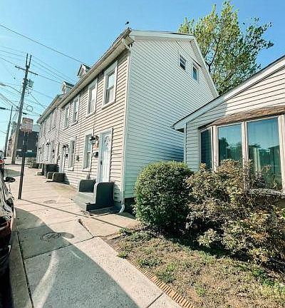 3rd image of 29 W Bethel St