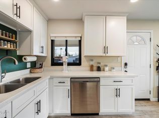 2310 W Stella Ln, Phoenix, AZ 85015