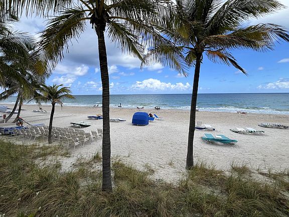 4th image of 3500 Galt Ocean Drive #208
