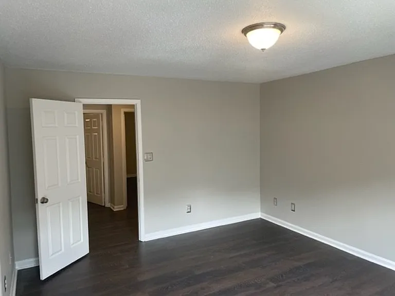 2128 Montreat Dr — Photo 21