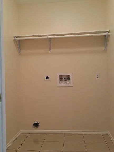 2810 Melanie Dr — Photo 6