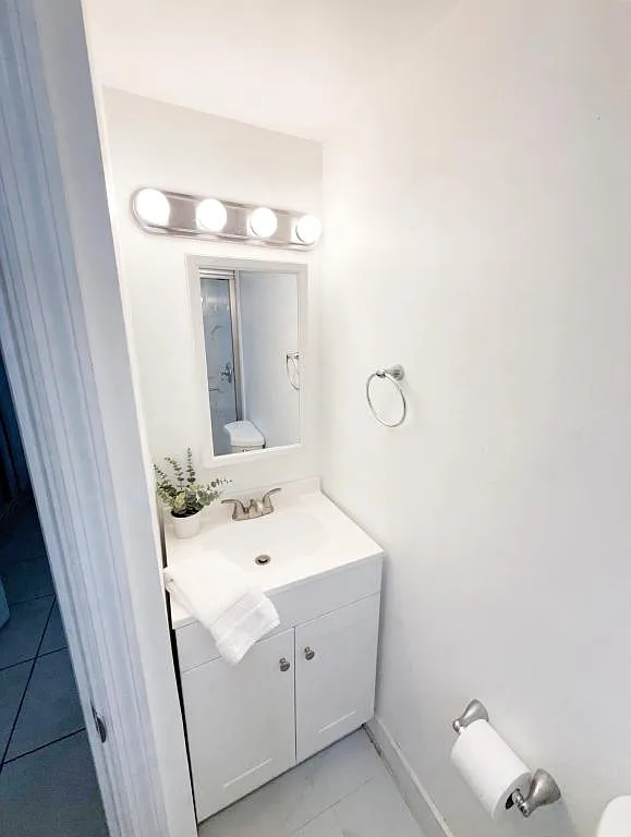 1017 NW 30th Ct — Photo 3
