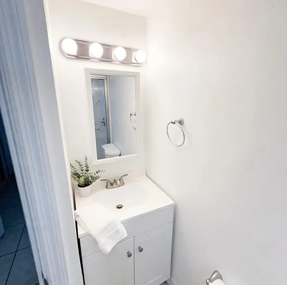 1017 NW 30th Ct #5 — Photo 3