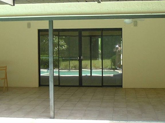 Oversize lanai with pass-through