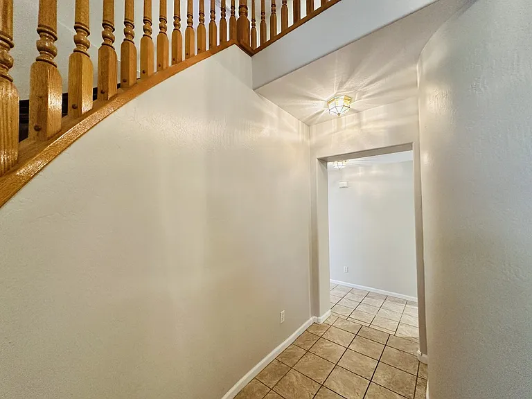 672 W Raven Dr — Photo 13