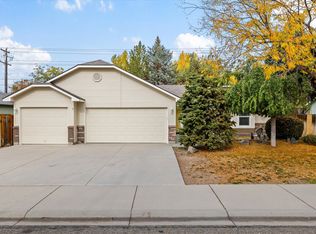 3082 W Pebblestone St, Meridian, ID 83646