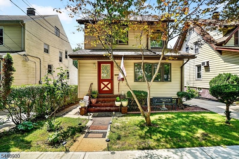 1st image of 90 7Th St