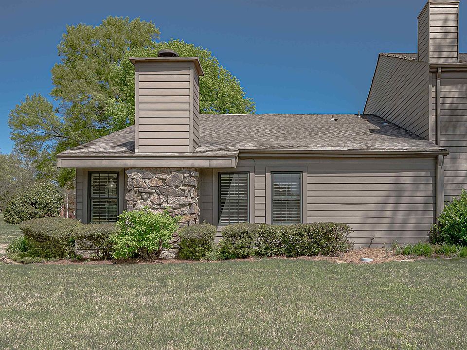 1st image of 8117 W Ravenhill Dr #17