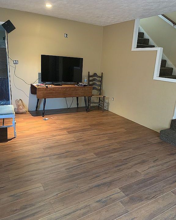 2nd image of 410 Reed St