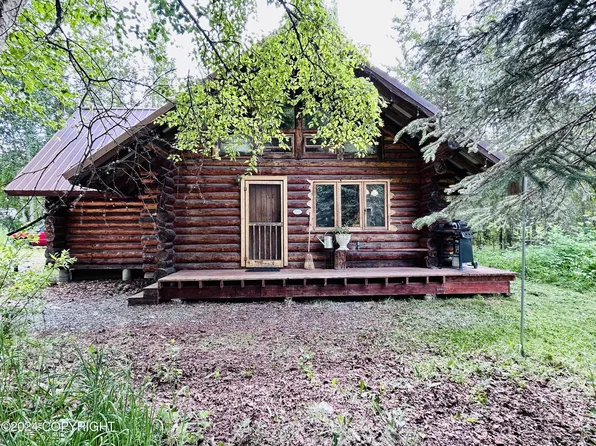 13423 E 1st St, Talkeetna, AK 99676